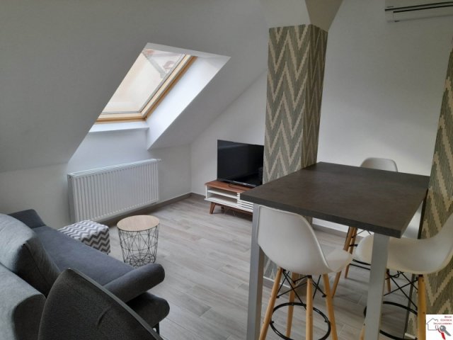 Kiadó téglalakás, albérlet, Pécsett 198 E Ft / hó, 2 szobás