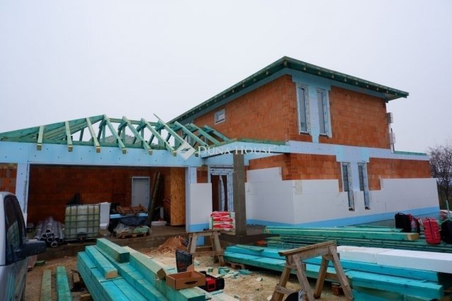 Eladó családi ház, Székesfehérvárott 170 M Ft, 5 szobás