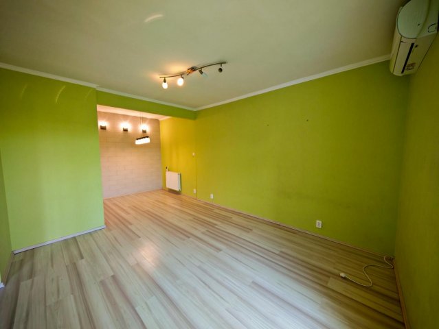 Eladó téglalakás, Tatabányán 55 M Ft, 3 szobás