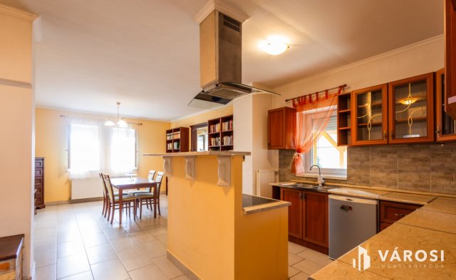 Eladó családi ház, Gyulán 64.9 M Ft, 2+1 szobás