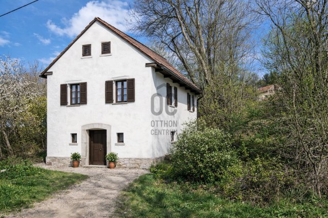 Eladó családi ház, Csörnyeföldön 2.2 M Ft, 2 szobás