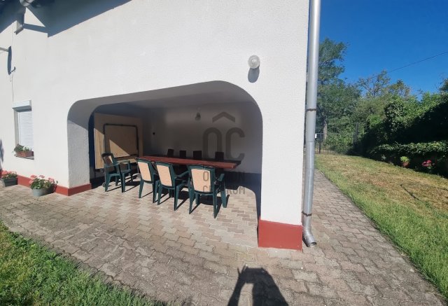 Eladó családi ház, Siófokon 129 M Ft, 10 szobás