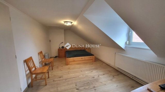 Eladó családi ház, Budapesten, III. kerületben 169 M Ft