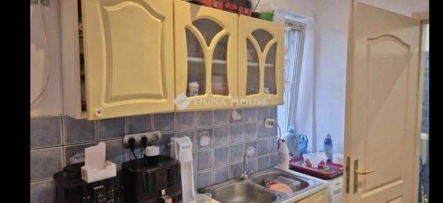 Eladó családi ház, Szegeden 36 M Ft, 1 szobás