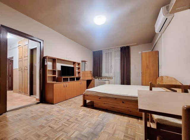 Kiadó téglalakás, albérlet, Szegeden, Alföldi utcában