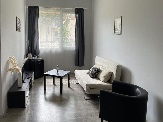 Eladó nyaraló, Balatonberényben 499 M Ft, 11 szobás