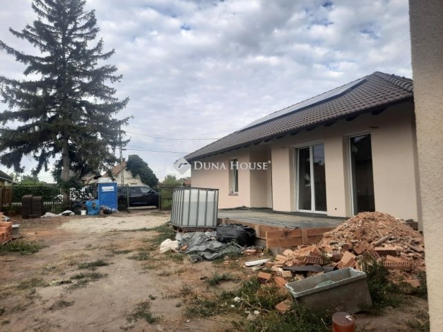 Eladó ikerház, Dabason 99.9 M Ft, 4 szobás / költözzbe.hu