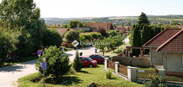 Eladó ikerház, Pécelen 139.9 M Ft, 6 szobás