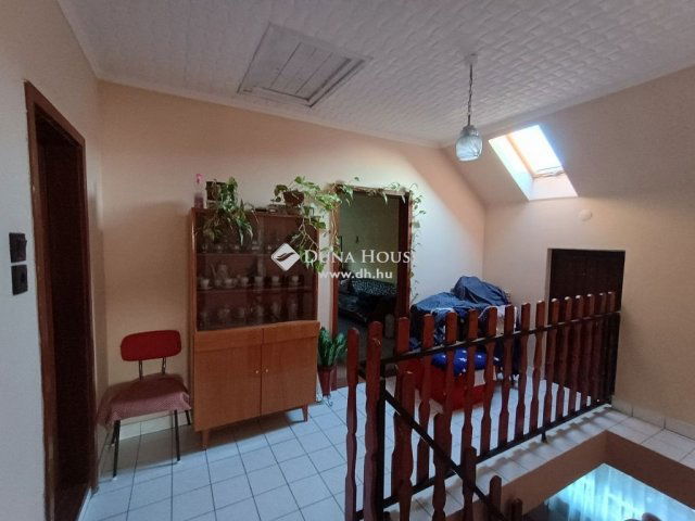 Eladó családi ház, Nagykőrösön 79.9 M Ft, 5 szobás
