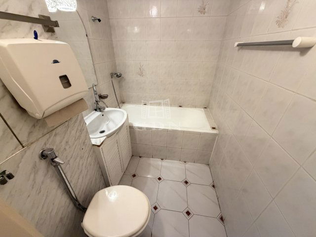 Eladó panellakás, Székesfehérvárott 36.9 M Ft, 1 szobás