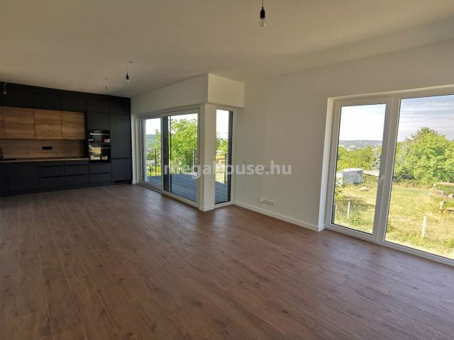 Eladó téglalakás, Budapesten, XI. kerületben 200 M Ft