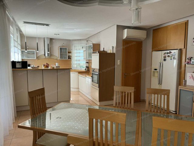 Eladó családi ház, Székesfehérvárott 289 M Ft, 5 szobás