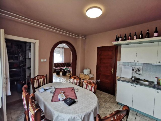 Eladó családi ház, Kisszálláson 95 M Ft, 3 szobás