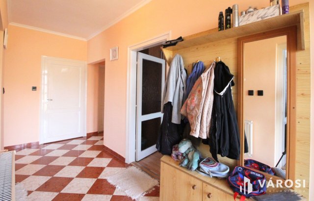 Eladó családi ház, Nyúlon 85 M Ft, 4 szobás