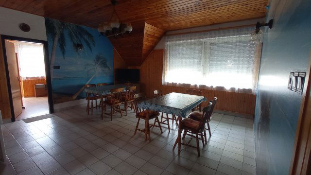 Eladó családi ház, Balatonlelleén 149.9 M Ft, 10 szobás