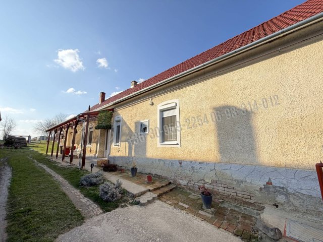 Eladó családi ház, Kacorlakon 35 M Ft, 3 szobás