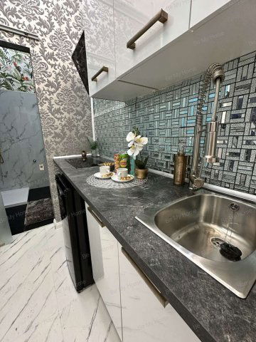 Eladó téglalakás, Budapesten, VI. kerületben 48.9 M Ft, 1 szobás