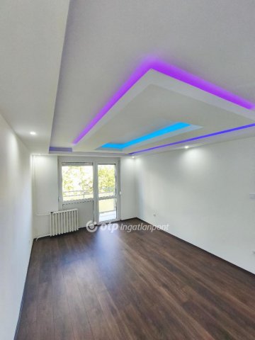 Eladó panellakás, Miskolcon 36.9 M Ft, 1+2 szobás
