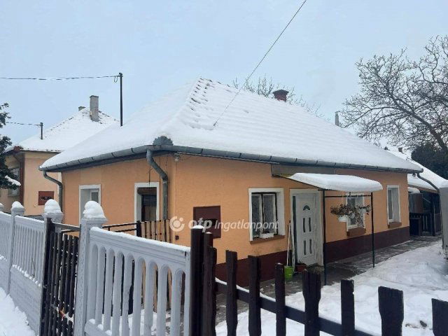 Eladó családi ház, Nagykátán 44.9 M Ft, 4 szobás