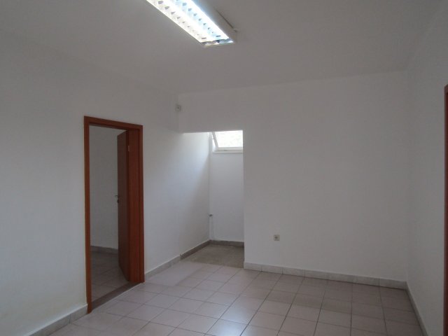 Kiadó iroda, Egerben 170 E Ft / hó, 4 szobás