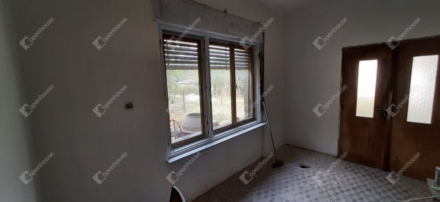 Eladó családi ház, Zalabaksán 18 M Ft, 4 szobás
