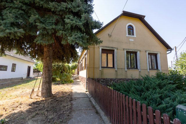Eladó családi ház, Szakályon 21 M Ft, 4 szobás