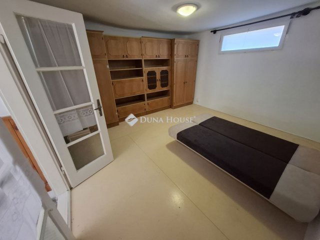 Eladó családi ház, Kiskunfélegyházán 13.3 M Ft, 1 szobás