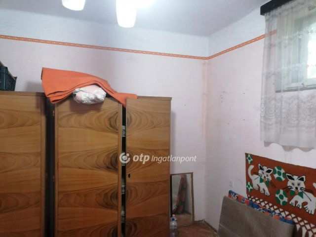 Eladó családi ház, Törökszentmiklóson 5.9 M Ft, 2 szobás
