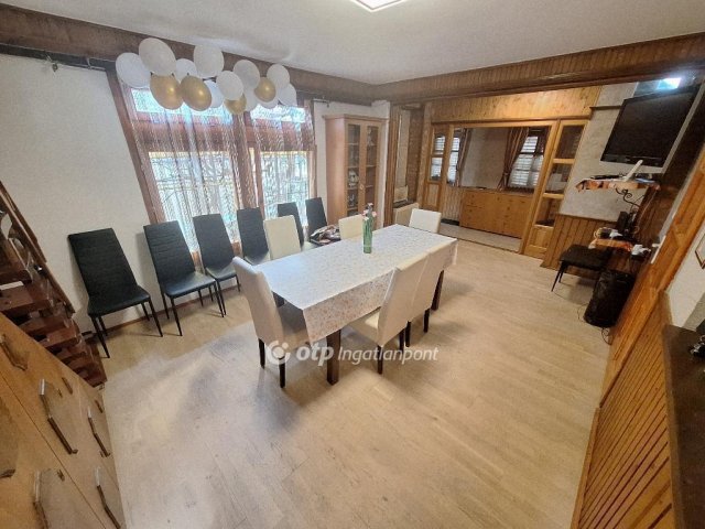 Eladó nyaraló, Tiszakécskén 49.99 M Ft, 3+2 szobás