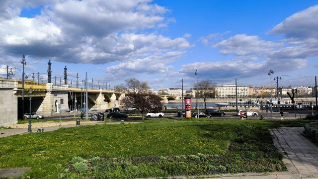 Eladó üzlethelyiség, Budapesten, II. kerületben, Margit körúton