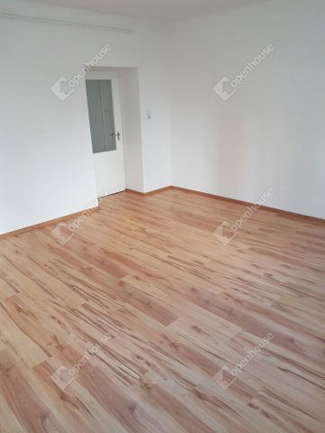 Eladó téglalakás, Szegeden 36 M Ft, 1 szobás