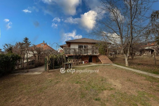 Eladó családi ház, Csömörön 249 M Ft, 4+1 szobás