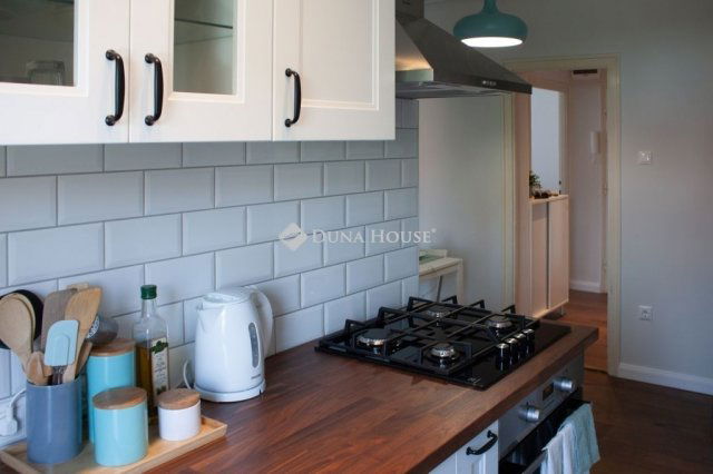 Eladó téglalakás, Siófokon 65 M Ft, 2 szobás