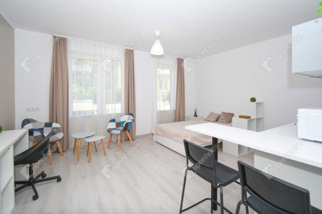 Kiadó téglalakás, albérlet, Szegeden 141 E Ft / hó, 1 szobás