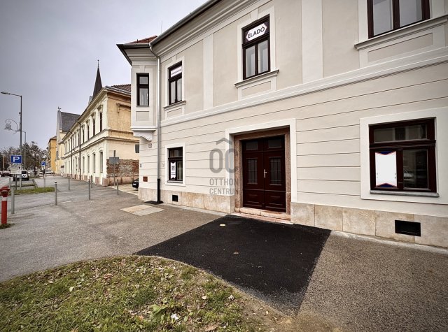 Eladó téglalakás, Győrött 115 M Ft, 4 szobás
