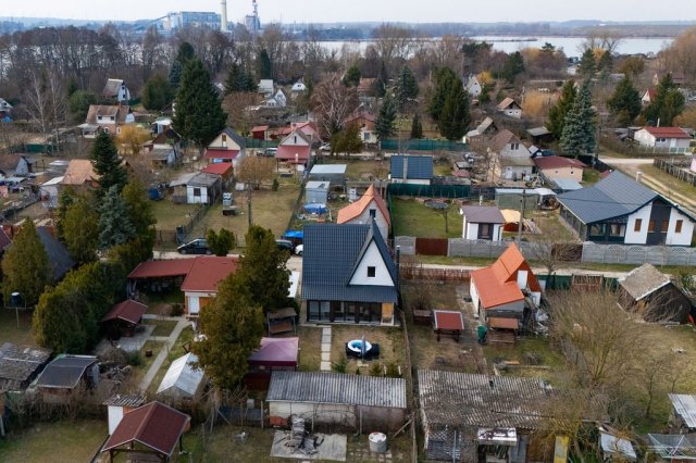 Eladó családi ház, Oroszlányban 36.5 M Ft, 3 szobás