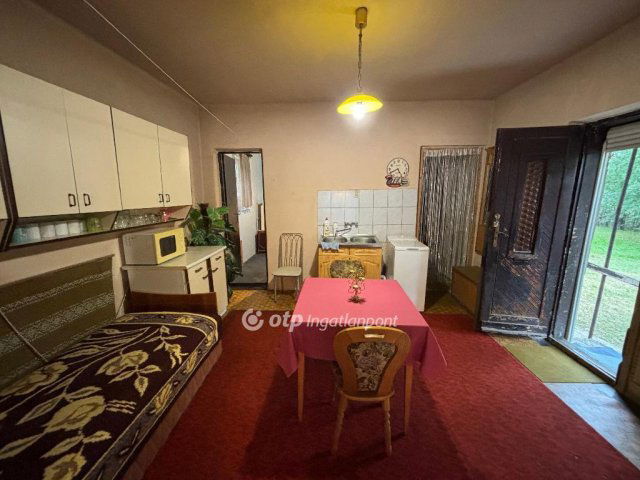 Eladó családi ház, Sajópetrin 10.5 M Ft, 2 szobás