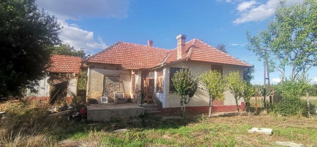 Eladó családi ház, Jászteleken 5.99 M Ft, 2 szobás