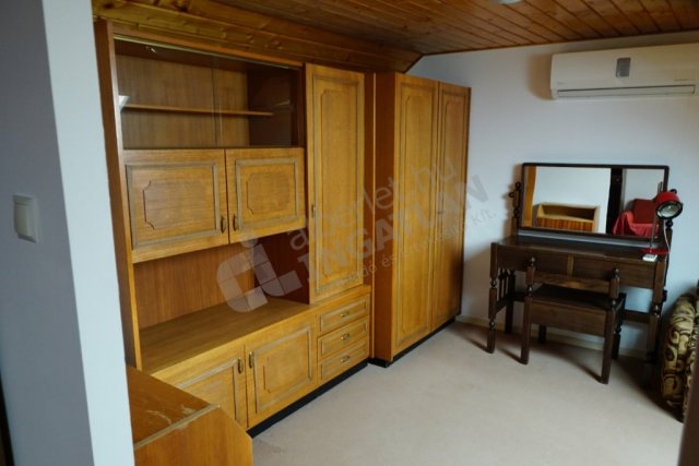 Kiadó családi ház, albérlet, XXII. kerületben, Kiss János utcában