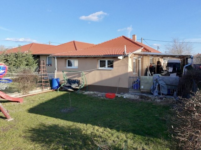 Eladó sorház, Délegyházán 85 M Ft, 5 szobás