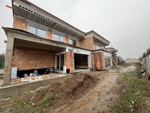 Eladó családi ház, Budapesten, XVIII. kerületben 215 M Ft