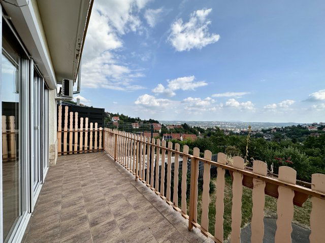 Eladó ikerház, Pécsett 99 M Ft, 4 szobás / költözzbe.hu