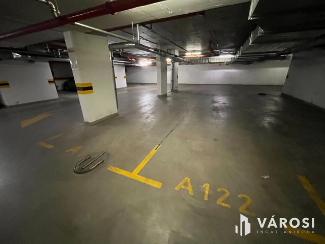 Eladó garázs, Budapesten, IX. kerületben 9 M Ft