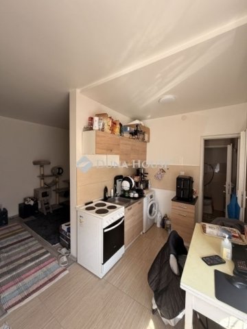 Eladó családi ház, Vecsésen 149.99 M Ft, 9 szobás