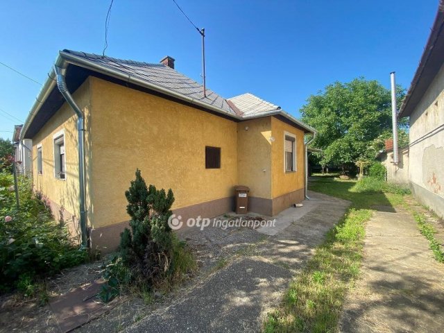 Eladó családi ház, Tiszafüreden 47 M Ft, 5 szobás