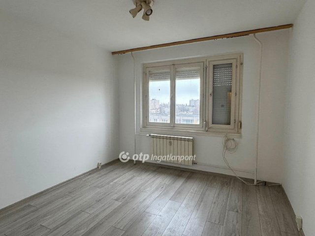 Eladó panellakás, Dunaújvárosban 34.9 M Ft, 2 szobás