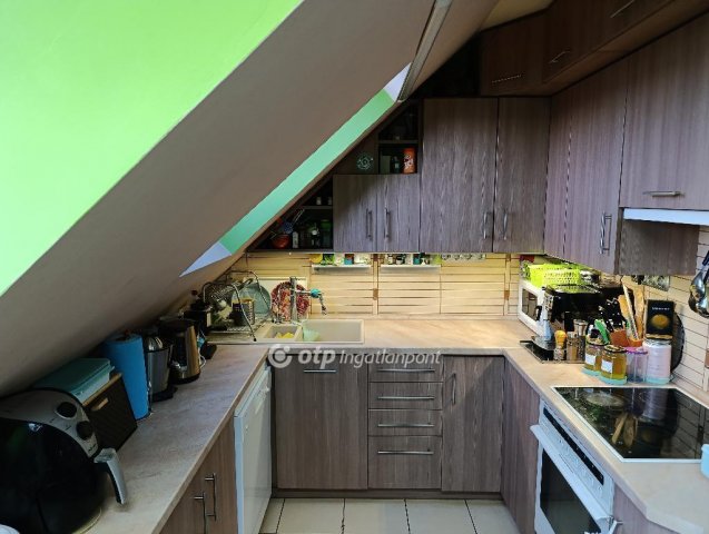 Eladó téglalakás, Kecskeméten 93 M Ft, 3 szobás