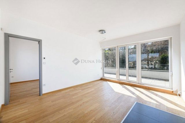 Eladó családi ház, Budapesten, II. kerületben 880.11 M Ft