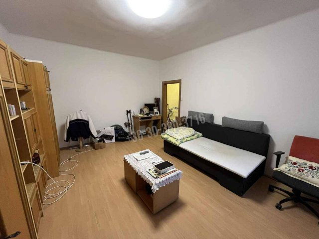 Eladó téglalakás, Dunaújvárosban 26.7 M Ft, 1 szobás