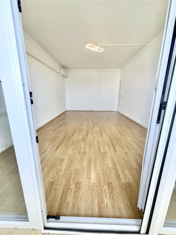 Eladó téglalakás, Pécsett 49 M Ft, 3 szobás